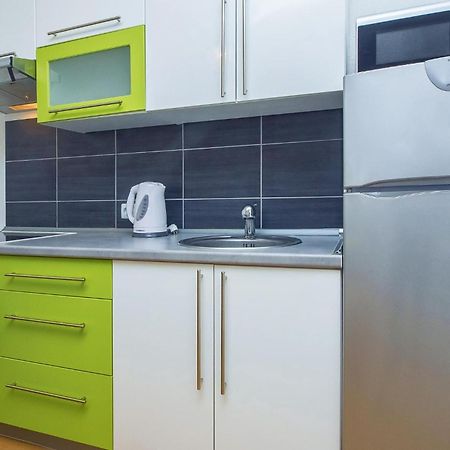 Apartment Stjepana 05 Dugi Rat Eksteriør billede