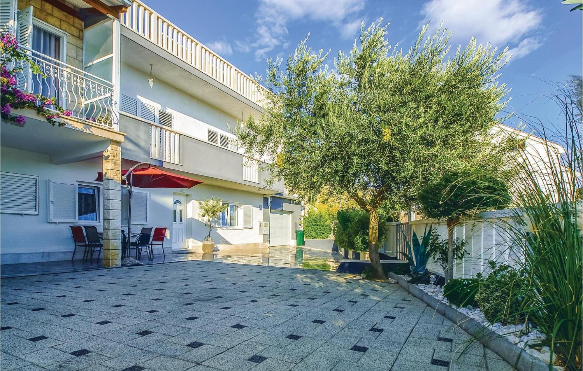 Apartment Stjepana 05 Dugi Rat Eksteriør billede